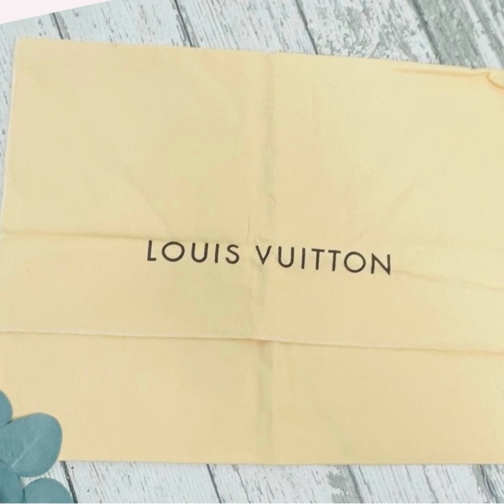 Louis Vuitton Beige Dust Bag with Black Logo